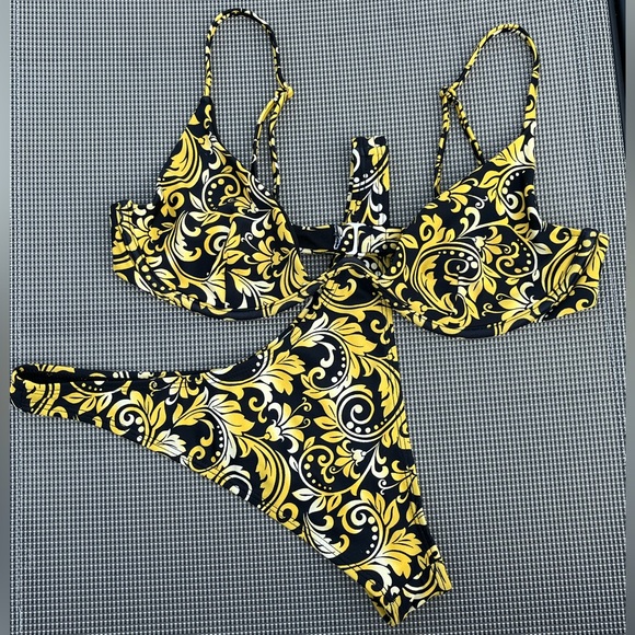 Cabana del Sol Baroque Print Two - Piece Bikini 👙 - Picture 1 of 8